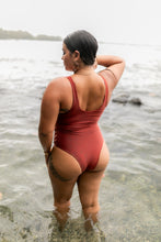 Load image into Gallery viewer, Wehi - One piece - Hibiscus