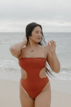 Load image into Gallery viewer, Kaleiluhilani - Hibiscus