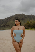 Load image into Gallery viewer, Kaleiluhilani - Hee Nalu