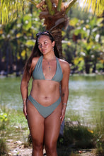 Load image into Gallery viewer, Manu-Top-Hibiscus (Green)