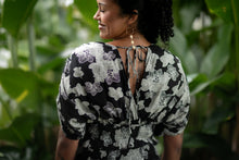 Load image into Gallery viewer, Wailani Top-Orchid (Black)
