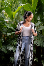 Load image into Gallery viewer, Kaipo Kimono-Orchid (Black)

