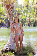 Load image into Gallery viewer, Manu-Bottom-Hibiscus (Green)
