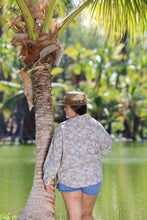 Load image into Gallery viewer, Ani Cover up-Hibiscus (Green)
